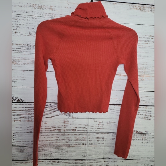 Out from Under ribbed orange cropped turtleneck - Picture 2 of 4